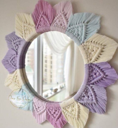 مدرب فن المكرميات والمشغولات اليدوية