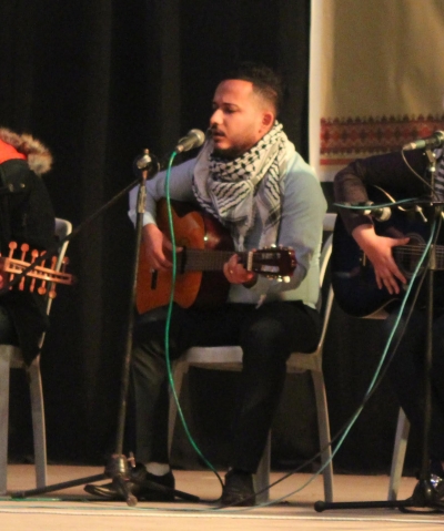 أعطيك تعليقًا صوتيًا يجعلك فخورا بما كتبت 